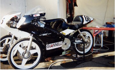 2334504037_small_1.jpg